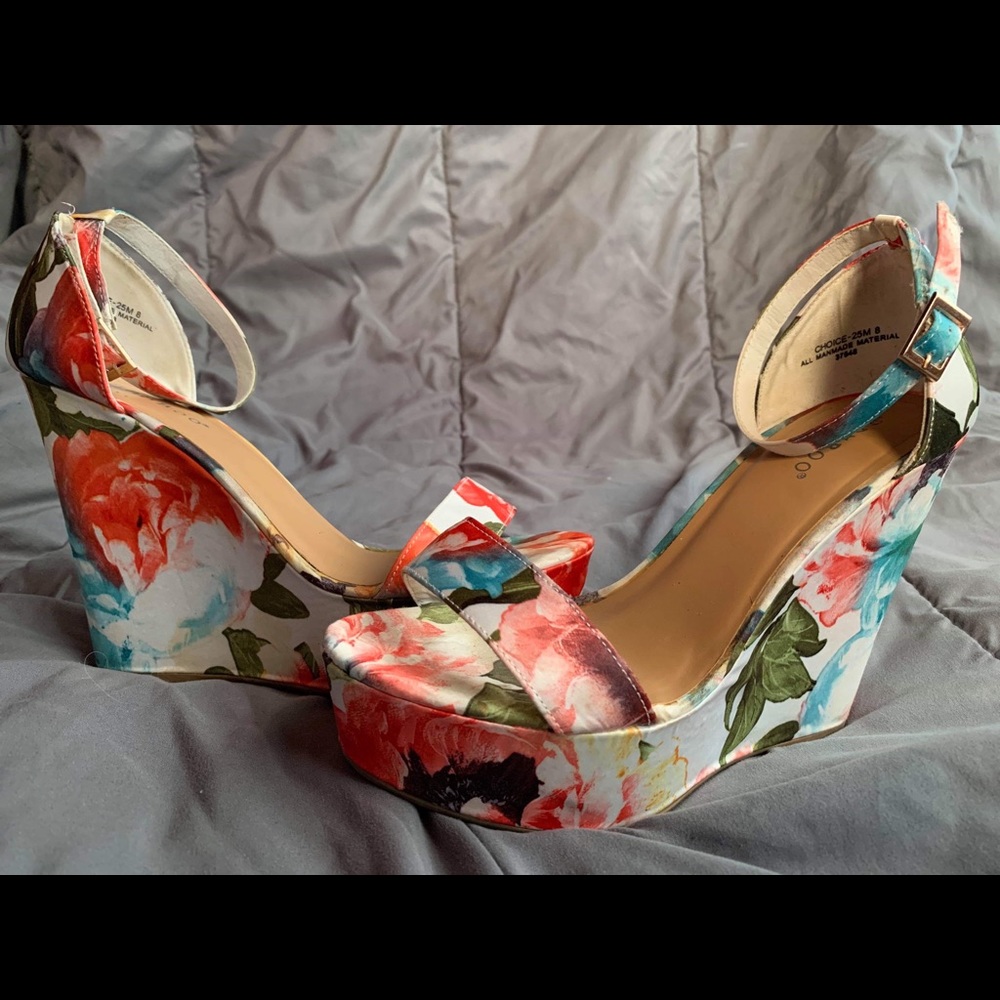 Flowery Wedges